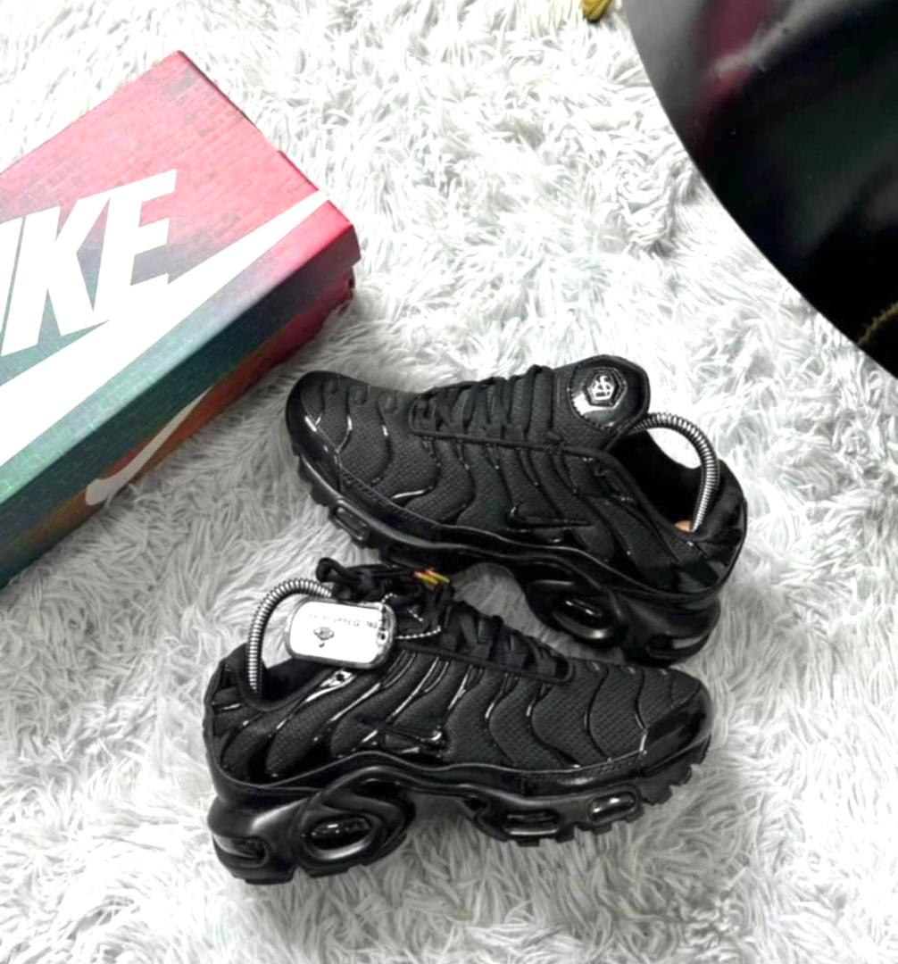 Nike Air Max Plus TN Triple Black